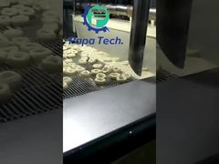 চকলেট কোটিং মেশিন সহ ডোনাট